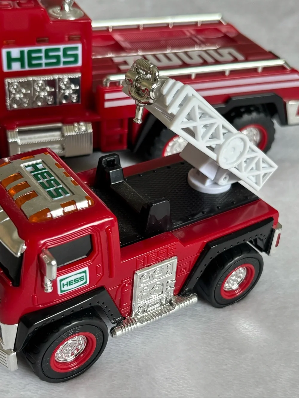 2015 Hess firetruck & ladder rescue vehicle